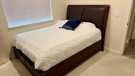 Full Bedroom Set - Bed + Dresser + 2 nightstands