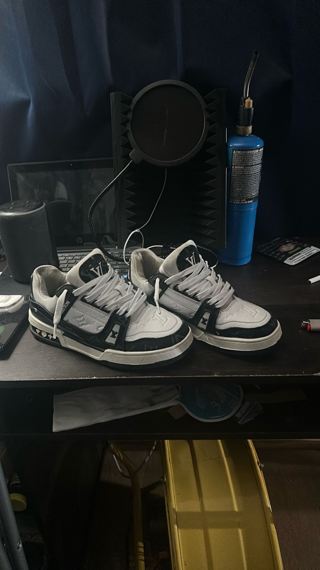 Louis Vuitton LV trainers Size 8.5