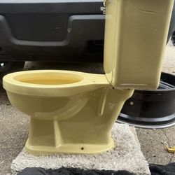 Vintage 1970 Yellow Toilet