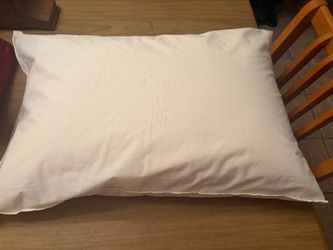 Like New JCP Home Collection Queen Bed Pillow
