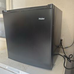 Haier 1.7 cubic compact one door mini refrigerator with freezer