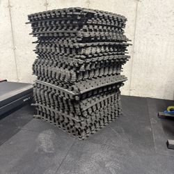 Puzzle Piece Gym Flooring 2’ x 2’ Tiles- 80 Tiles Total