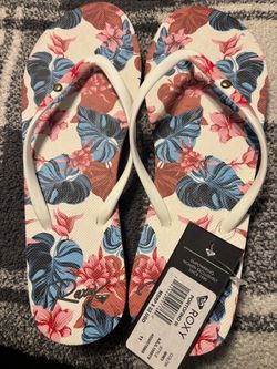 WOMANS Roxy Sandals with Tag