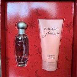Estée Lauder’s Pleasures Set. Great For A Gift.