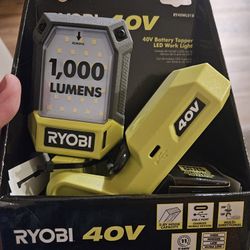 RYOBI 40V Battery Topper LED Work Light 1,000 lumens