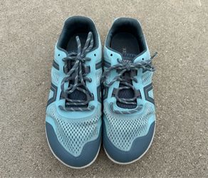 Women’s size 7.5 running shoes