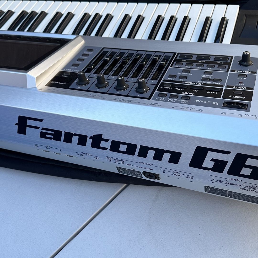 Roland Fathom G6 Keyboard/Synthesizer 