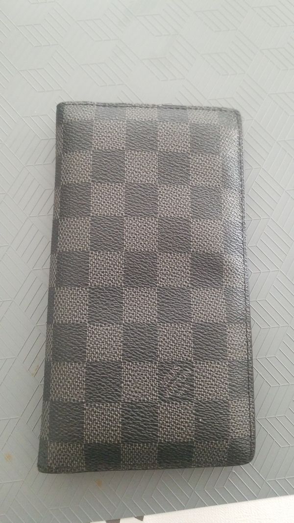 Louis Vuitton Men's Wallet for Sale in Las Vegas, NV - OfferUp