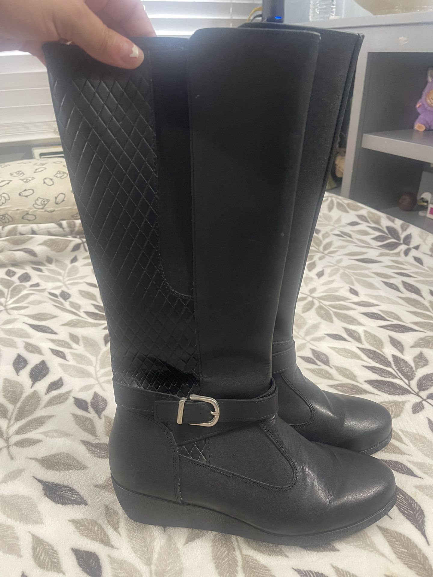 Andrea Boots