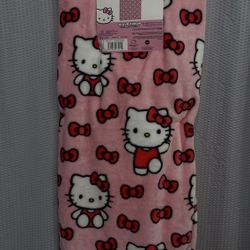 $30 New Valentines Hello Kitty Blanket !🎀💕