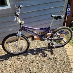 GT Pro Performer 20" BMX Bike