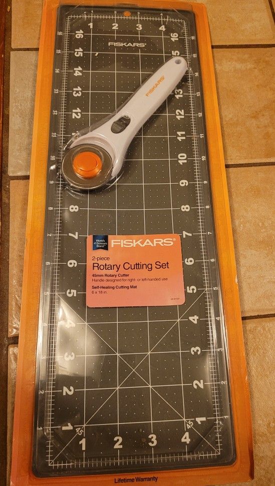 Rotary Fabric Cutting Set By Fiskars NEW! for Sale in Phoenix, AZ OfferUp
