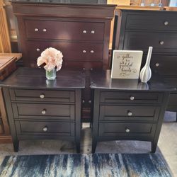 2 BLACK NIGHTSTANDS BOTH $100