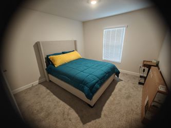 Selling Queen Bed Set - Like Brand New!
