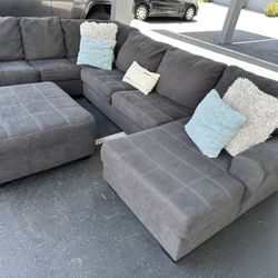 Grey Sectional Couch With Ottoman 