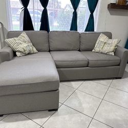 Modern L-Shaped Sleeper Sofa – Like New Convertible to Bed)