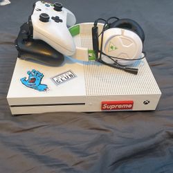 Xbox One S+2 Controllers+headset