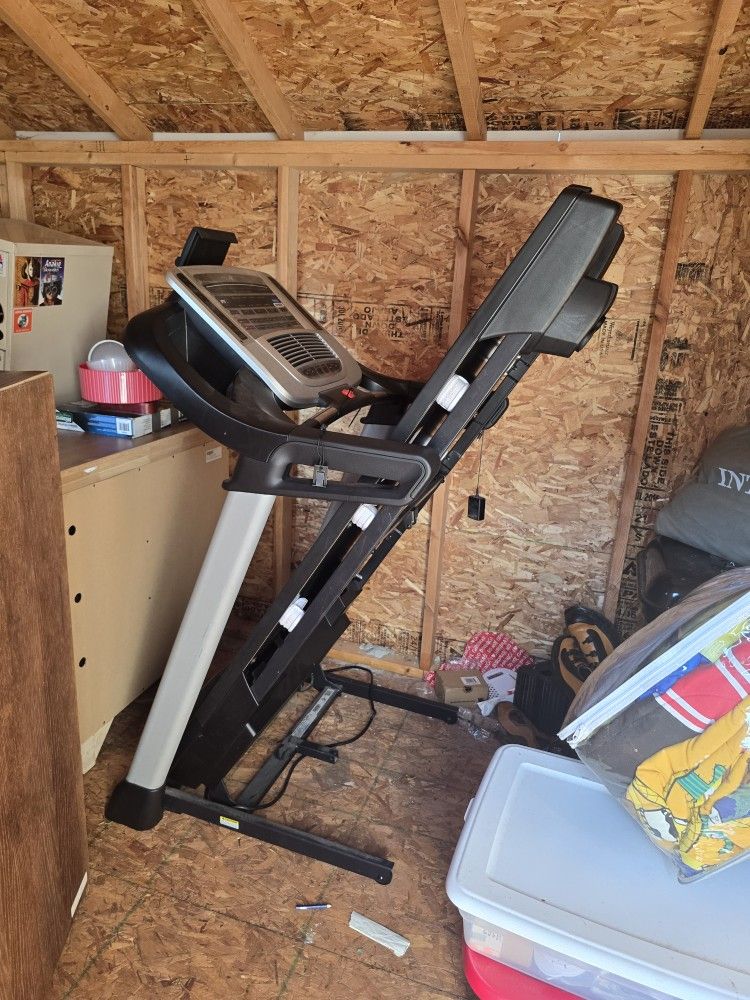 Treadmill 