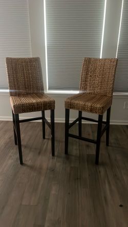 Seat Height: Counter Stool
