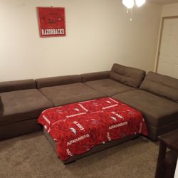 4 Piece Sectional With 1 Ottoman Brown