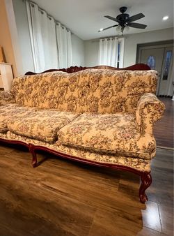 Vintage Grandmillennial French Provincial Floral Sofa Style