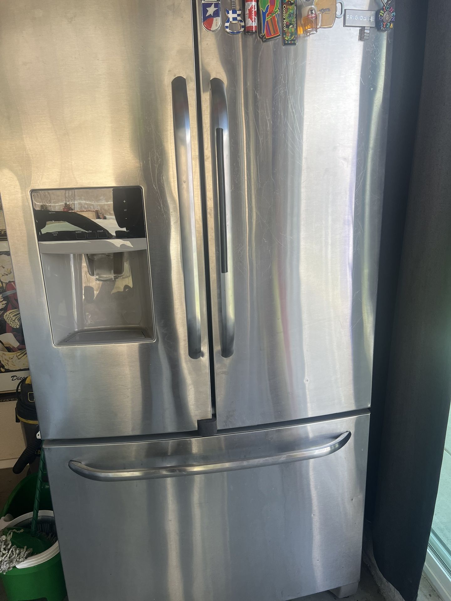 FRIGIDAIRE FRIDGE 70in X 36in 