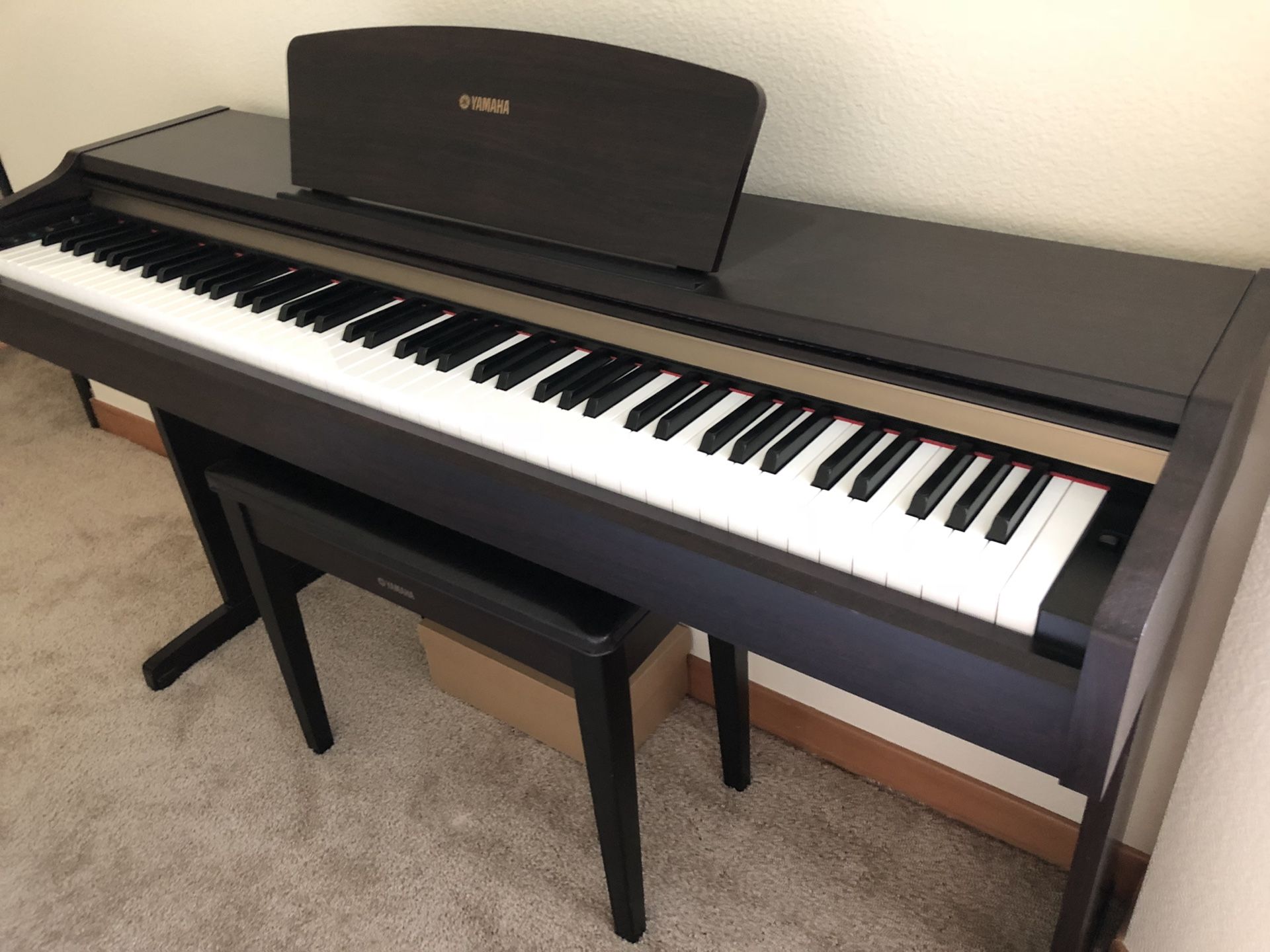 Yamaha YDP 113 digital piano keyboard hammered great condition