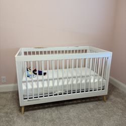 Baby Crib With Mattress 