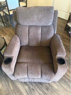 RECLINER CHAIR