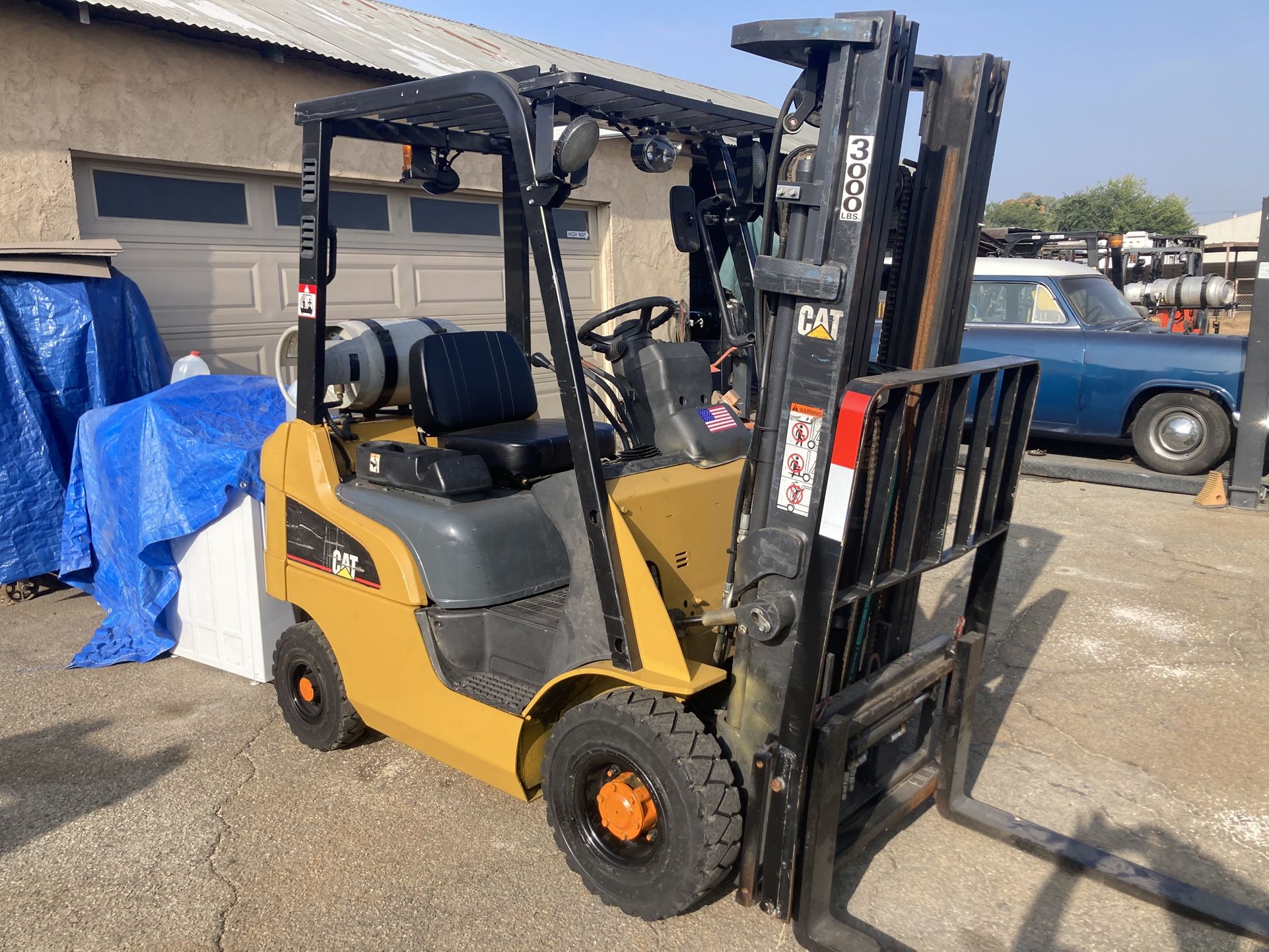 Forklift (read listing)