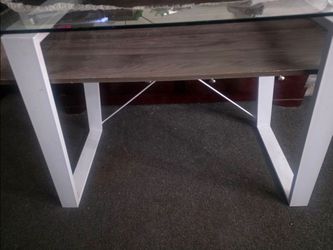 Glass table/desk
