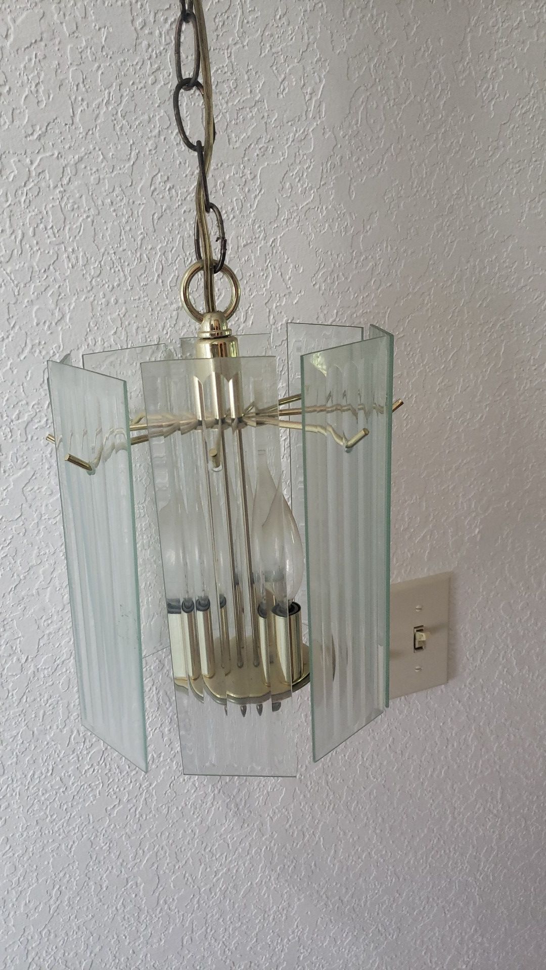 Hanging chandelier light fixture