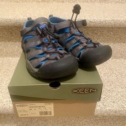 Like Mew Size 5 Youth Keen Sandals