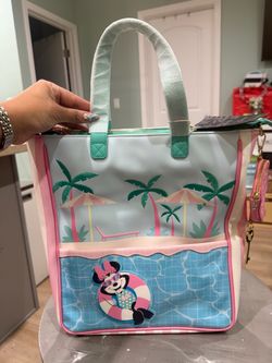 Minnie vacation Loungefly tote