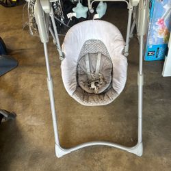 Baby swing 