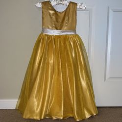 A three layered Girl’s Formal Dress/ Gown Size 6-8