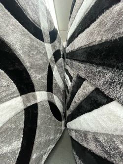 Black and Gray Shaggy Area Rug