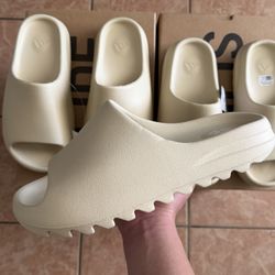 Yeezy Slides 