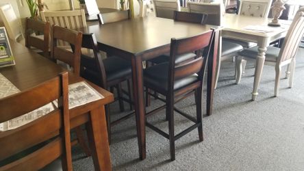 BRAND NEW BROWN COUNTER HIGH DINING TABLE (42"×42"×36"H) + 4 BROWN VINYL CHAIRS