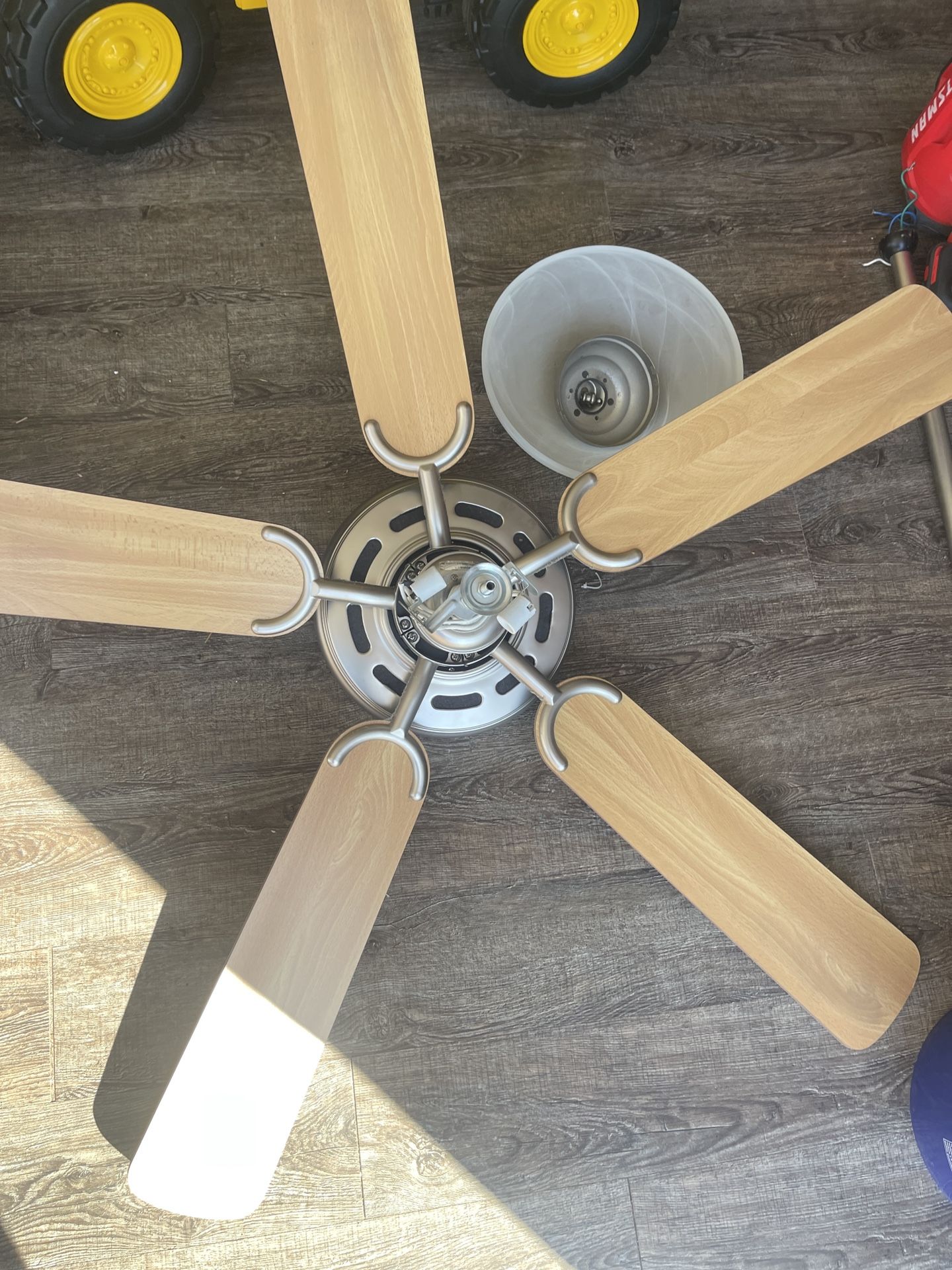 Free Working Fan
