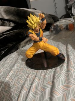 Dragon Ball Z Goku Statue