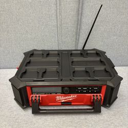 Milwaukee M18 Lithium-Ion Cordless PACKOUT Radio/Speaker W 6.0ah Battery 