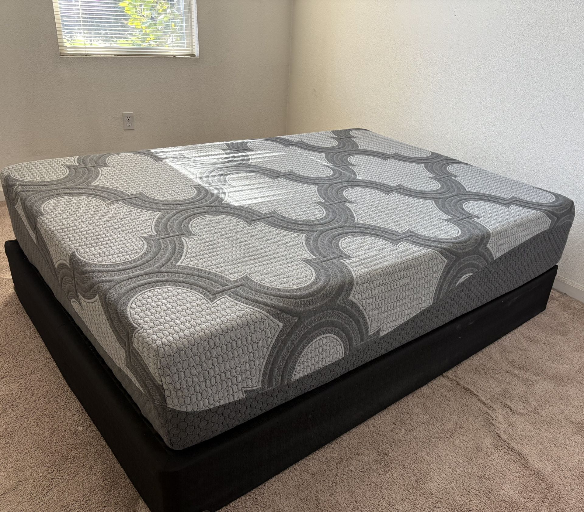 Queen Mattress and Base Box 