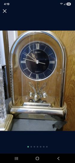 Elegant Seiko mantel clock with a classic design.