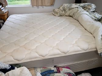 Cal King bed Excellent Good condition