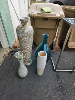 4 large decorative vases
