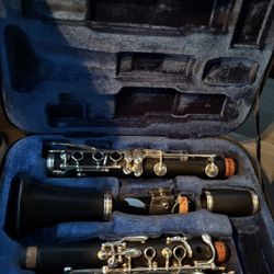 B flat clarinet- please make offers! want to seek soon. 