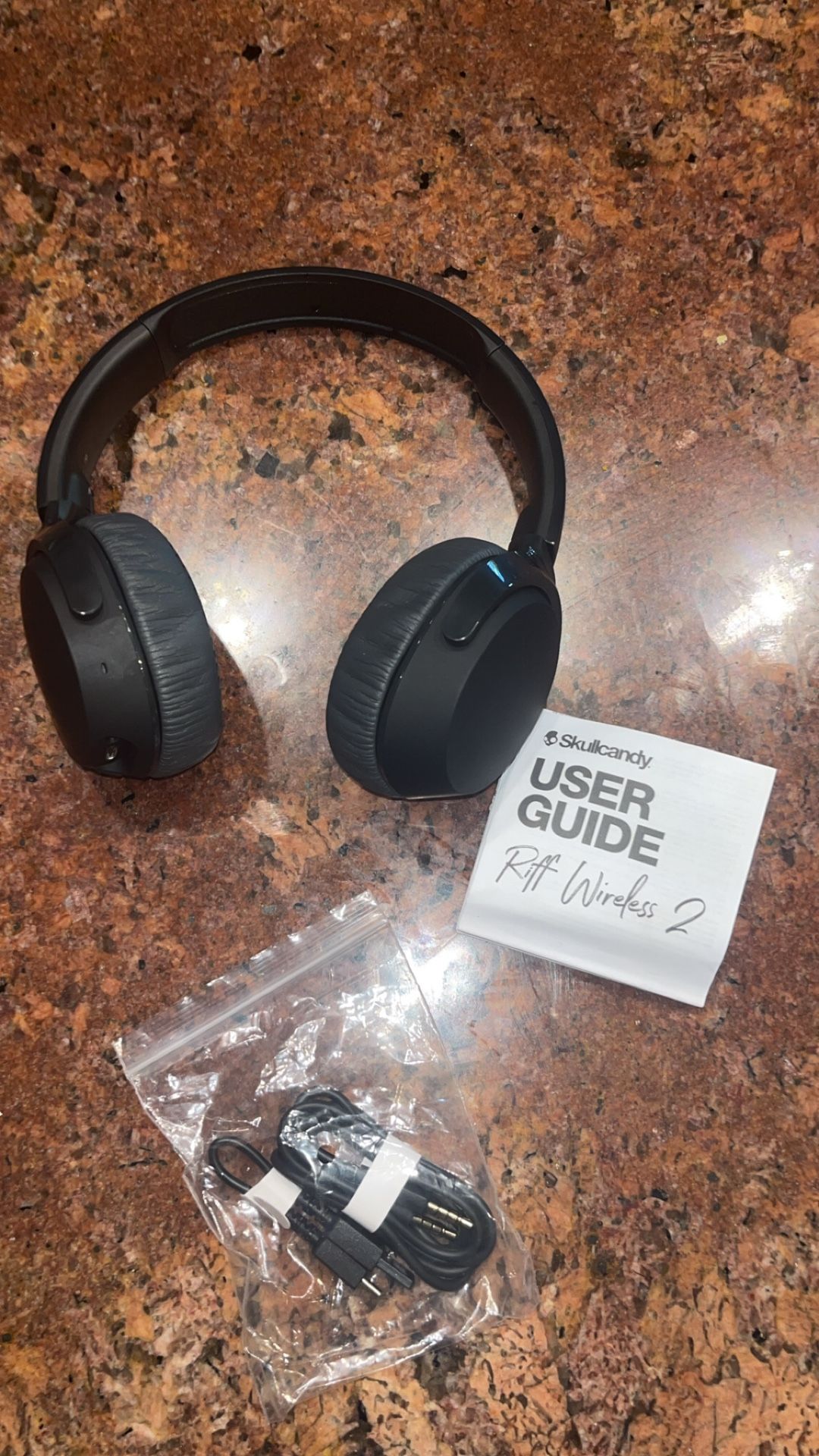Skullcandy Riff 2 Wireless Headphones With Earbuds