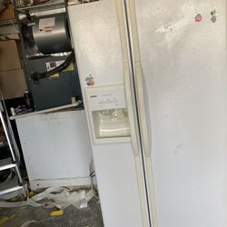 Kenmore Refrigerator 
