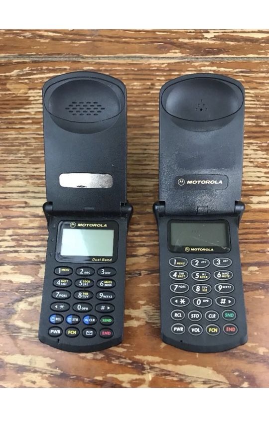 Lot 2: Motorola StarTAC Model ST7868W 80209 READ DETAILS